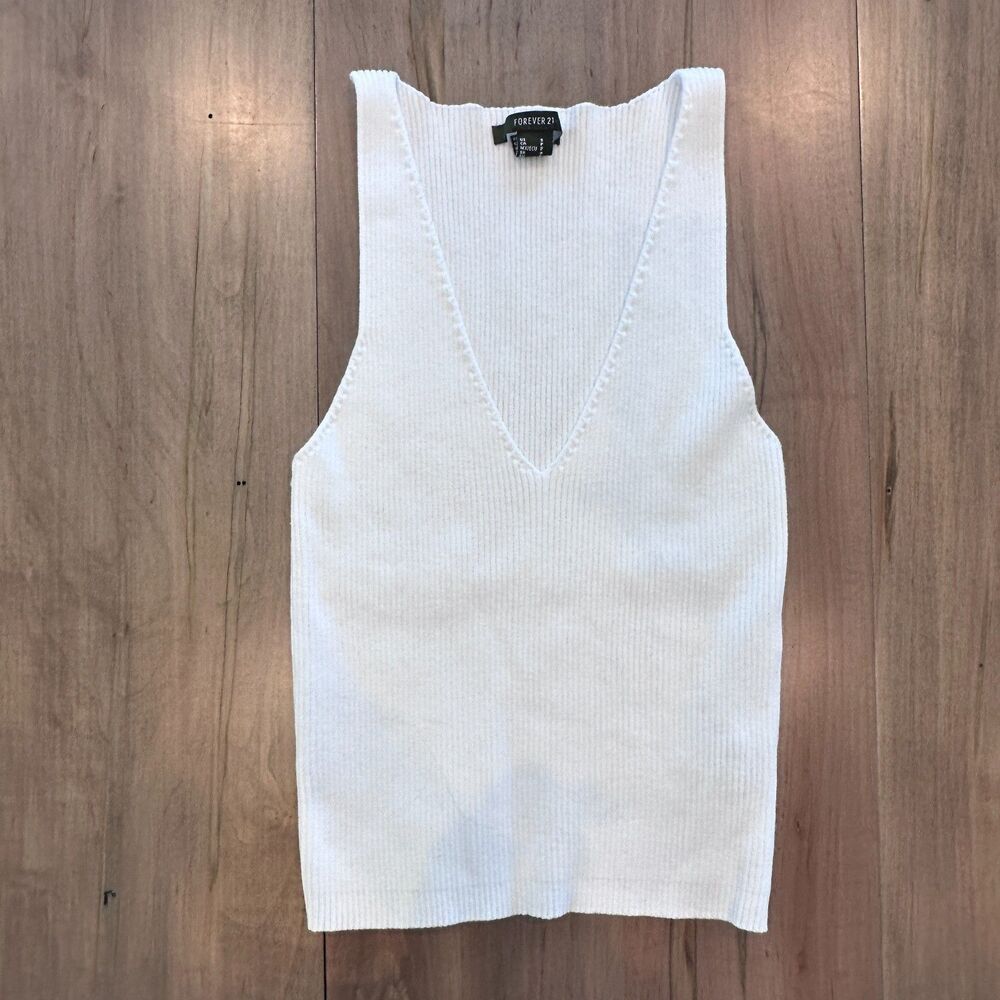 Basic White Ribbed Knit V-Neck Tank Top Size‎ Small